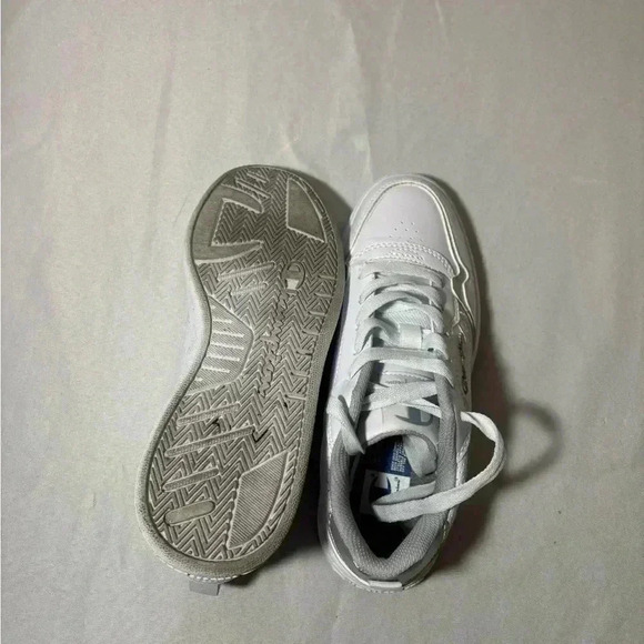 Womens size 7 champion brand shoes, #k685 - Picture 5 of 6